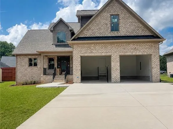405 Ambler Rd, Gibsonville, NC 27249