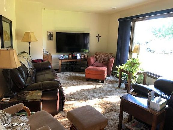 2nd image of 108 Regina Ave S