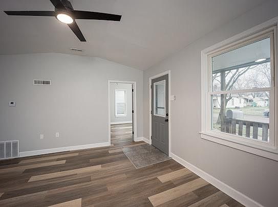 4th image of 1504 S Prospect Ave