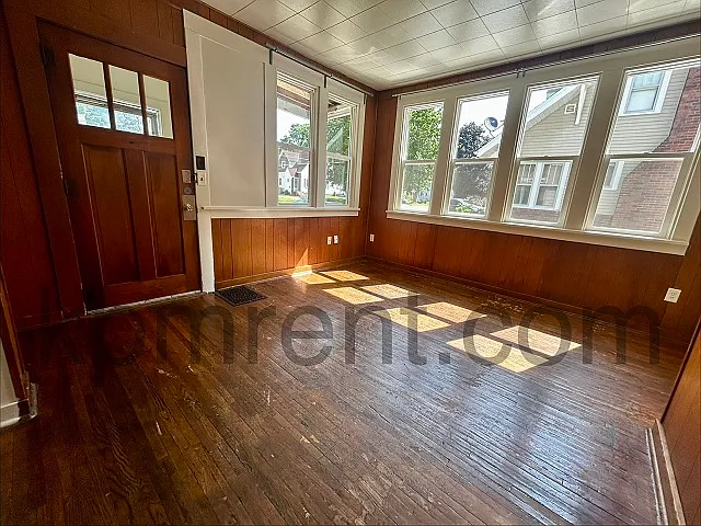 401 2nd Ave SW #101 — Photo 2