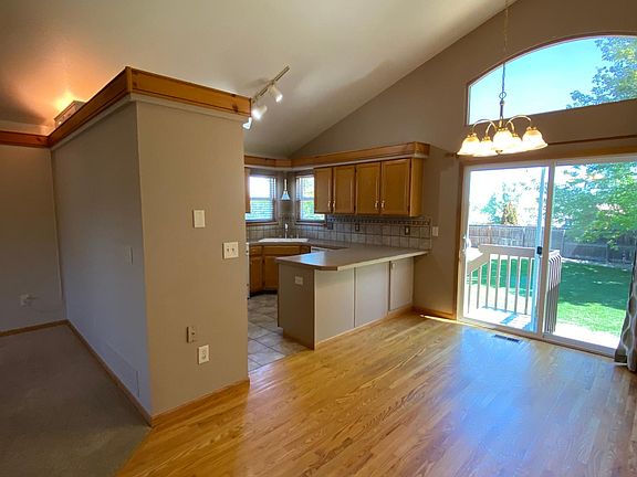 Looking toward kitchen and back yard