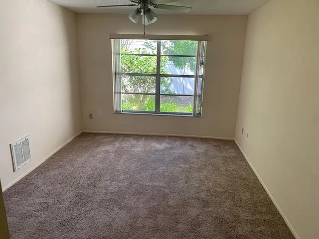 285 Rogers Ct — Photo 12