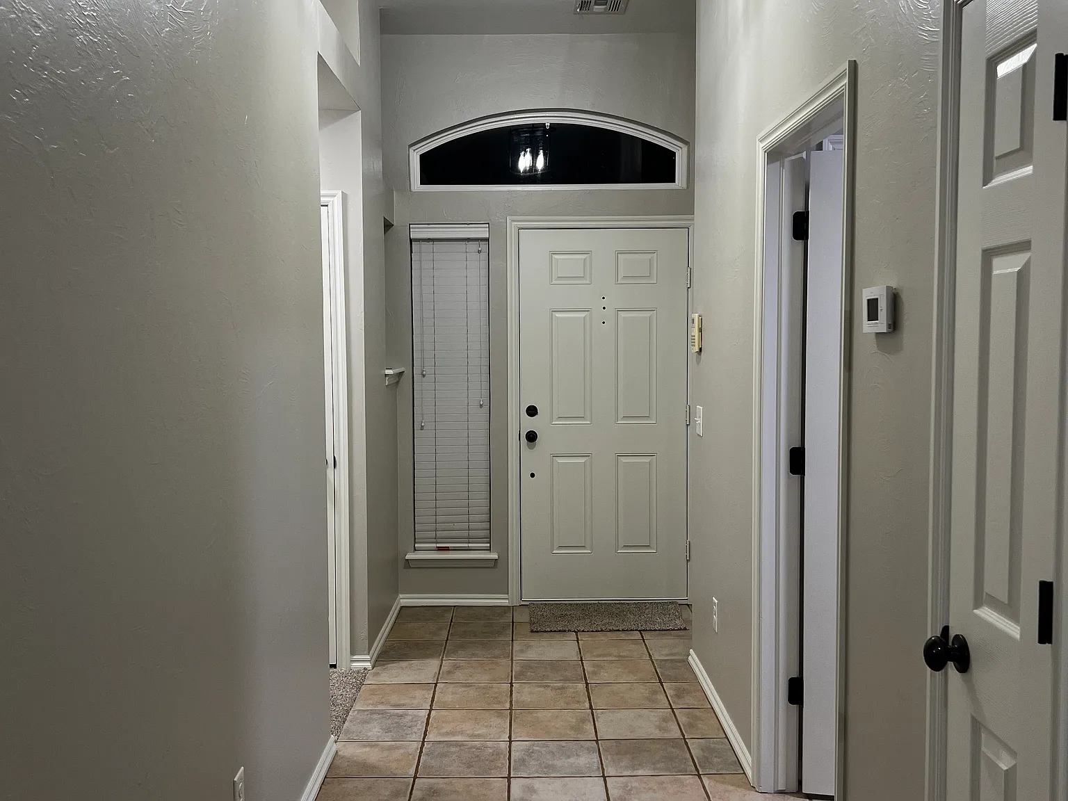 3 bed, 1377 sqft, $1,650 — Photo 1