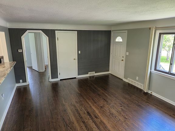 4th image of 10842 W 130th St #1