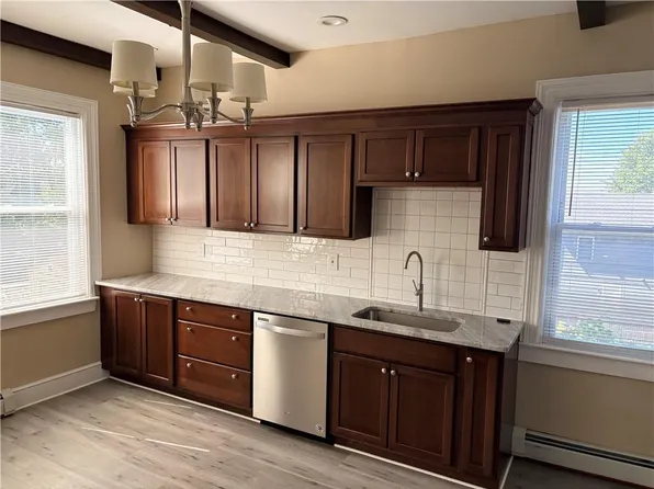 198 Camp St #2, Providence, RI 02906