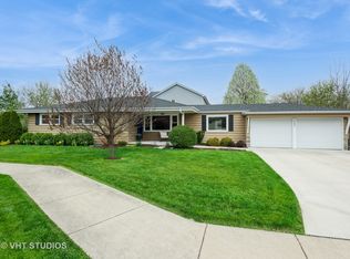 903 S Blanchard St, Wheaton, IL 60189