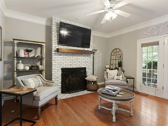5th image of 215 Aldridge Pl
