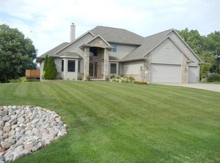 W2500 Clover Downs Ct, Appleton, WI 54915