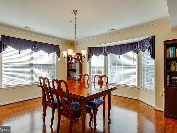 5th image of 23 Ballantrae Ct