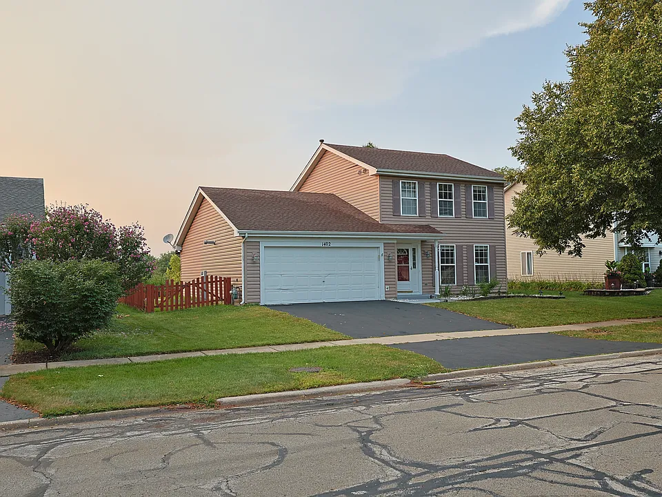 1402 Parkside Dr