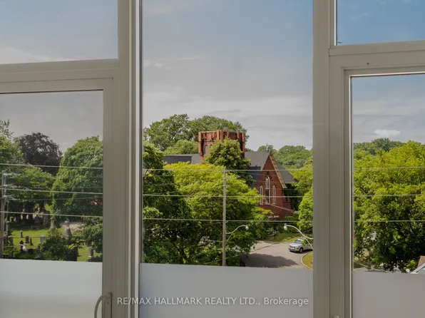 60 Haslett Ave #404, Toronto, ON M4L 0A9