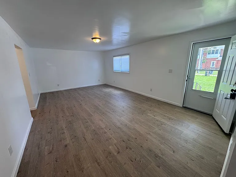 2230 Monroe St — Photo 7