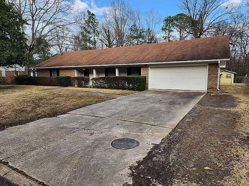 1st image of 2908 Longwood Dr