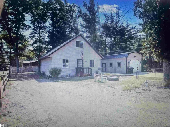 3183 Pontiac Trl, West Branch, MI 48661