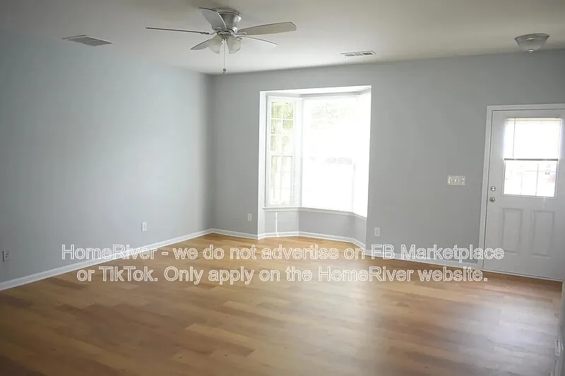 3 bed, 2.5 bath, 1260 sqft, $1,995 — Photo 4