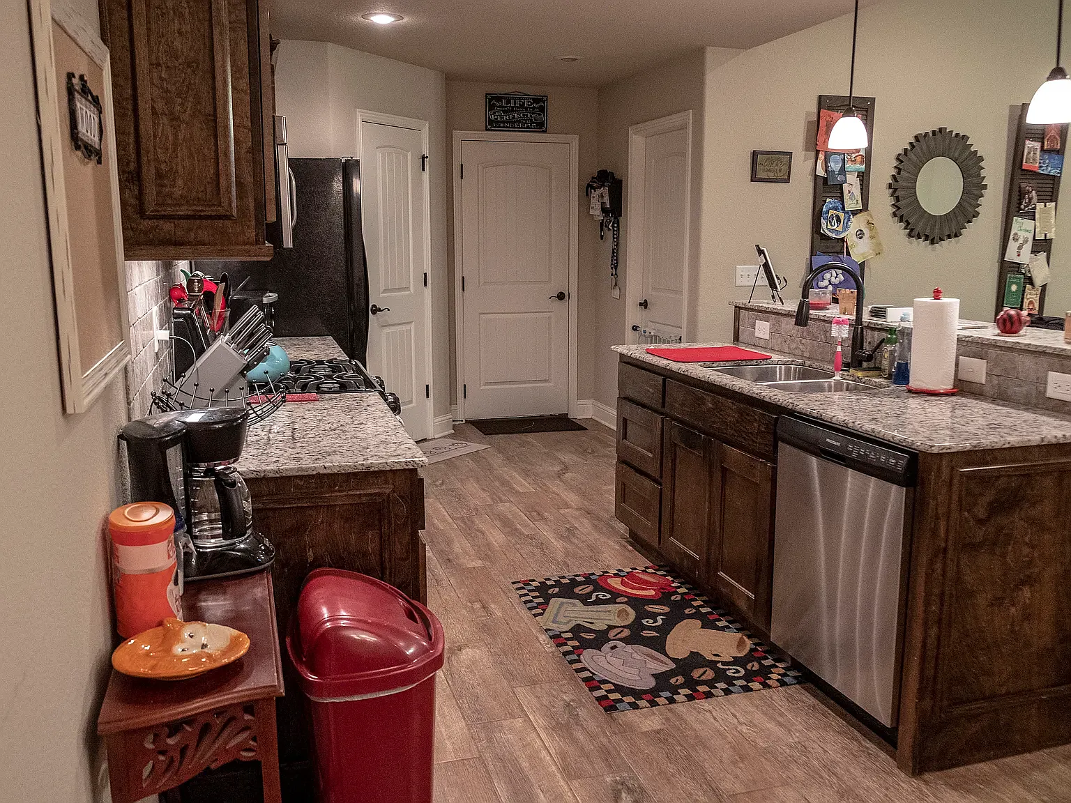 4 bed, 1958 sqft, $2,100 — Photo 3