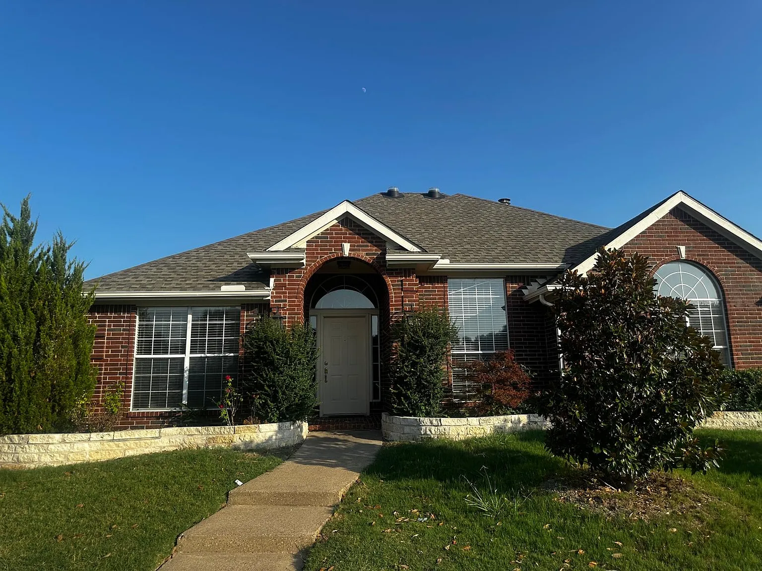 4 bed, 2187 sqft, $2,650 — Photo 2