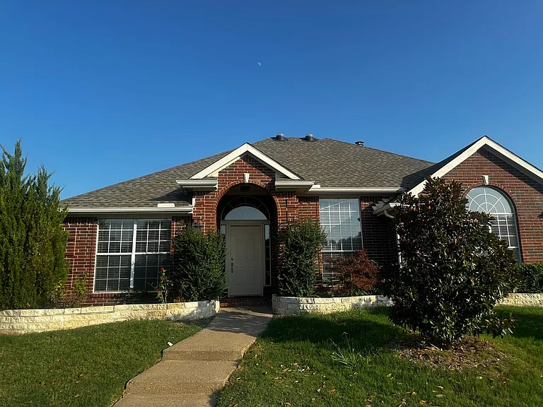 4727 Sunflower Dr — Photo 1