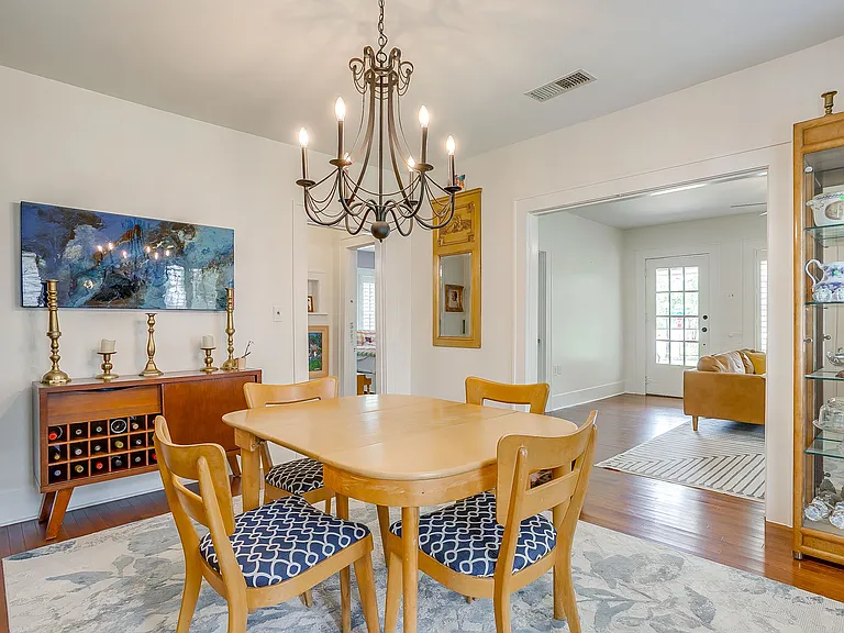 2200 W Magnolia Ave — Photo 10