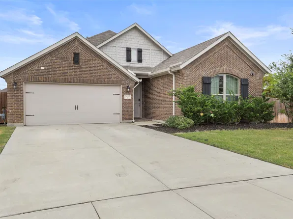 6152 Cobbetts Pond Ln, Fort Worth, TX 76179