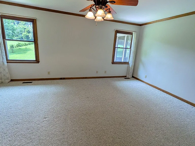 102 Huntington Ridge Rd — Photo 14