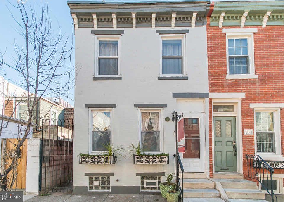 1st image of 833 N Judson St