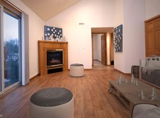 885 Fraser Ln, Hudson, WI 54016