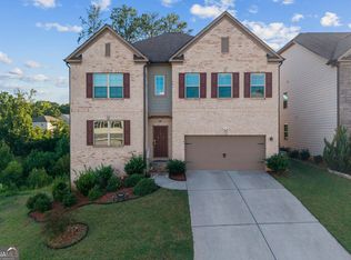 327 Round Pond Dr, Lilburn, GA 30047