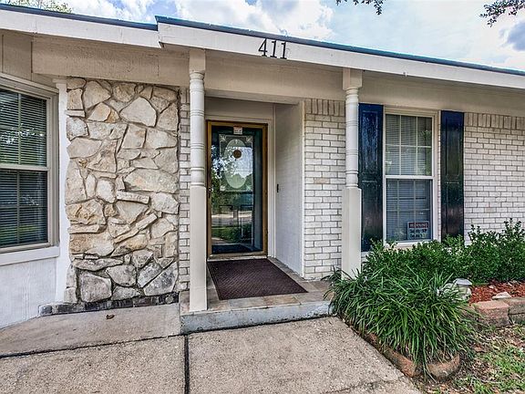 3rd image of 411 W Ash Ln