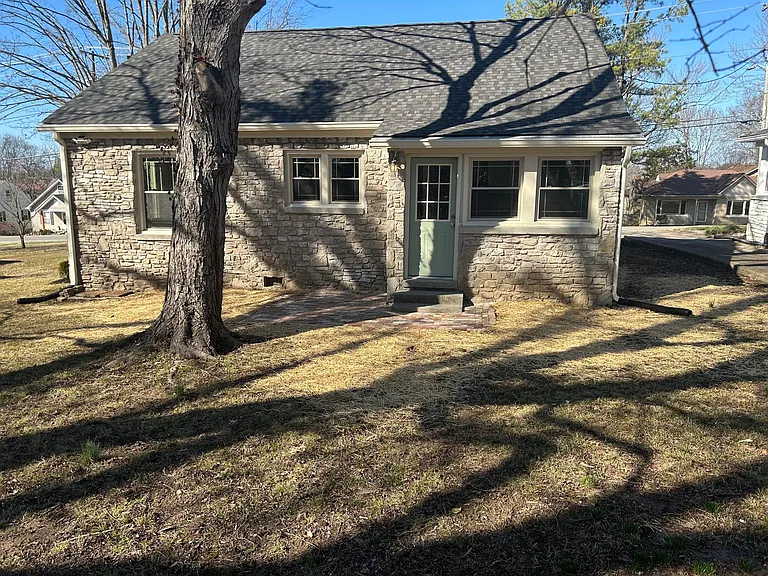 269 E Eastland St — Photo 3