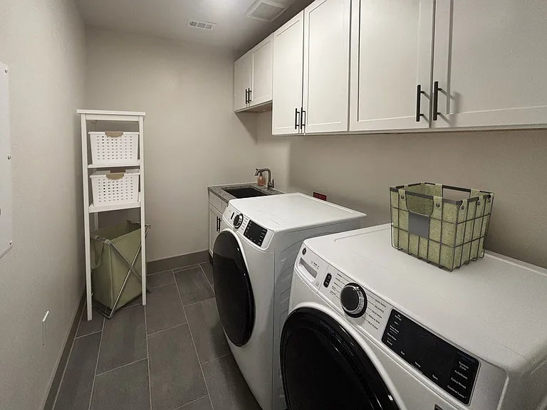 Residences at the Grove — Photo 68
