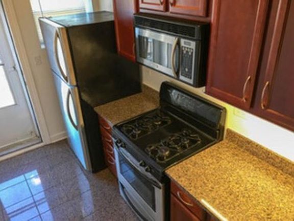 2nd image of 3806 W Belle Plaine Ave #3N