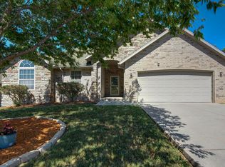 1827 N Chandler Rd, Springfield, MO 65802