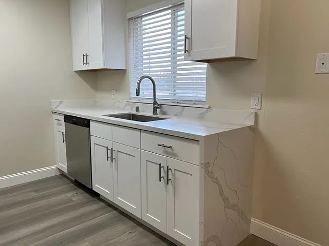 2 bed, 2.5 bath, $4,650 — Photo 3