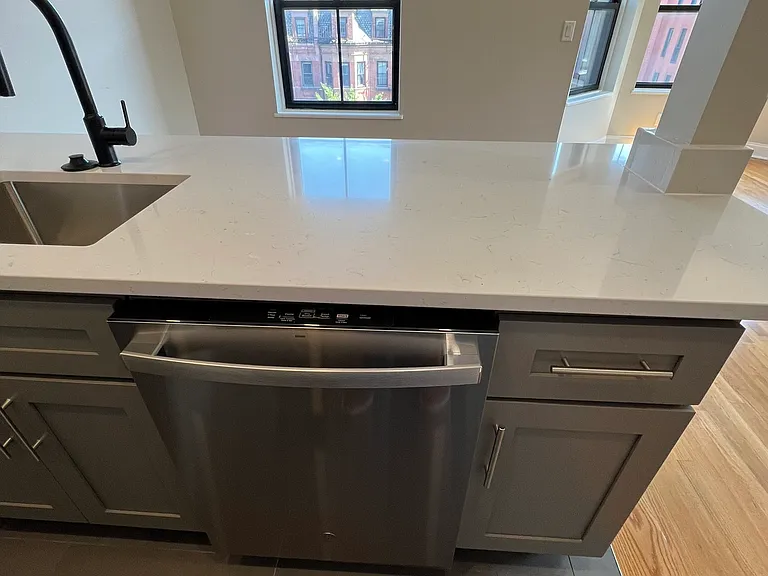 557 Columbus Ave #401 — Photo 24