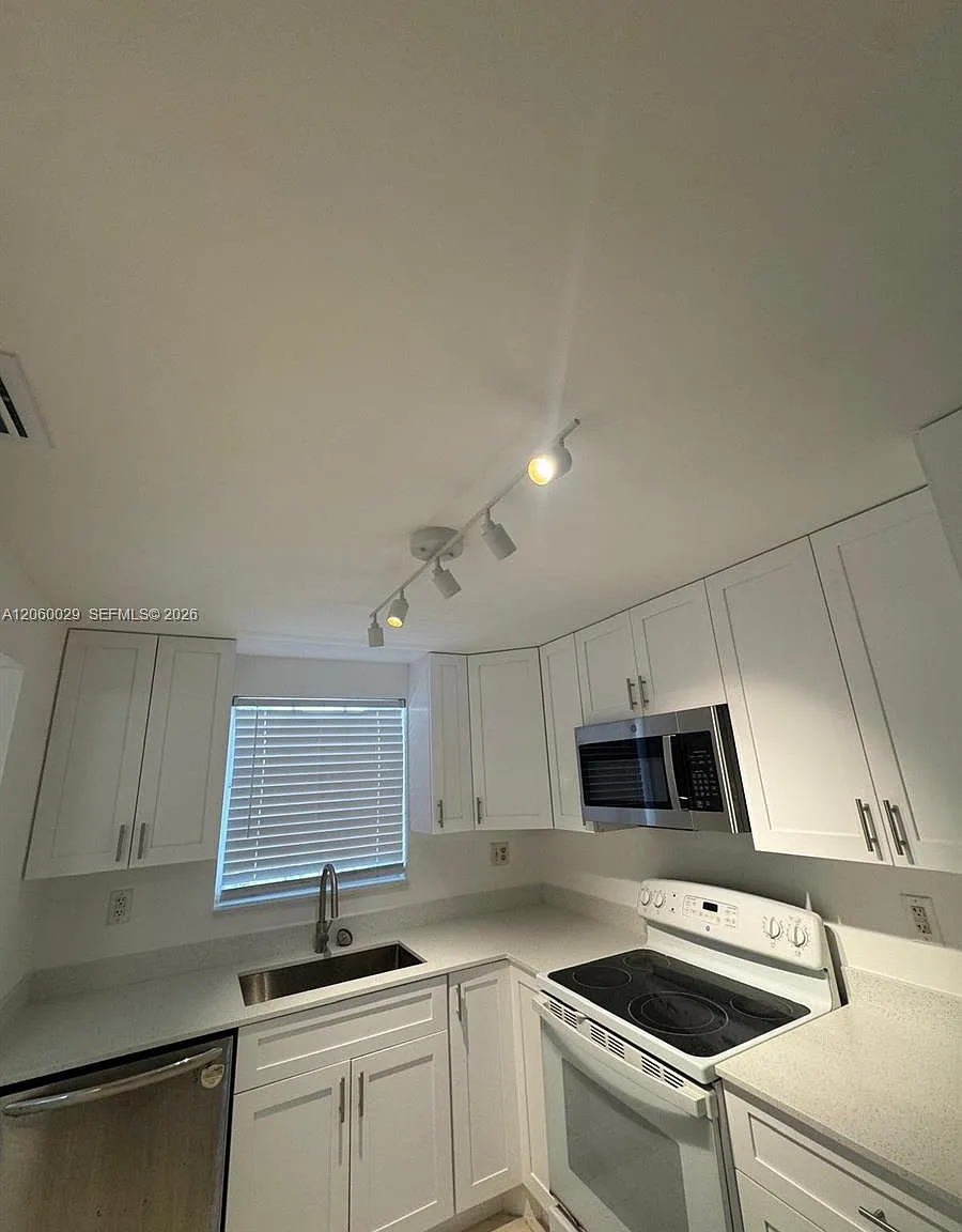 French Villas Condo — Photo 3