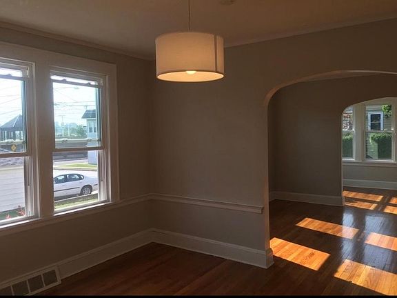4th image of 203 Canfield Ave #203