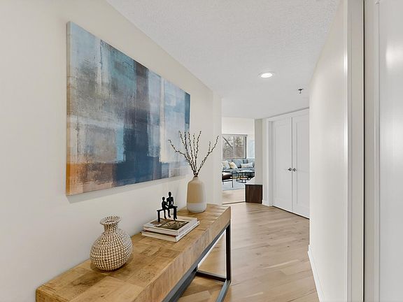 3rd image of 600 4th St SW APT 408