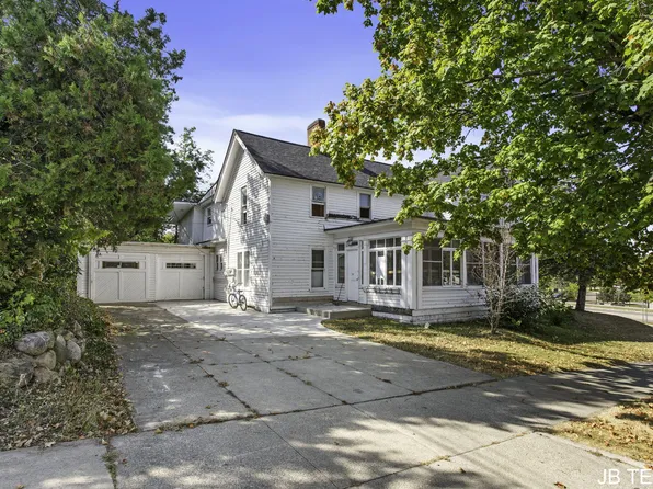 201 Monroe St, Allegan, MI 49010