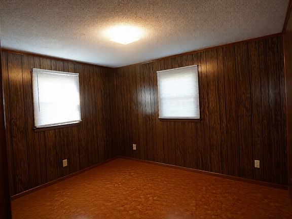 5th image of 4072 Beach Rd