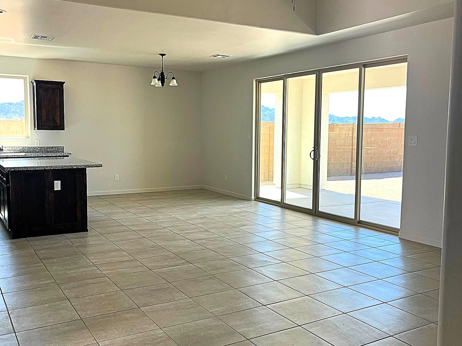 3 bed, 1655 sqft, $2,000 — Photo 4