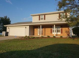 1015 N Danbury Dr, Mount Pulaski, IL 62548