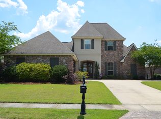 22443 Fairway View Dr, Zachary, LA 70791