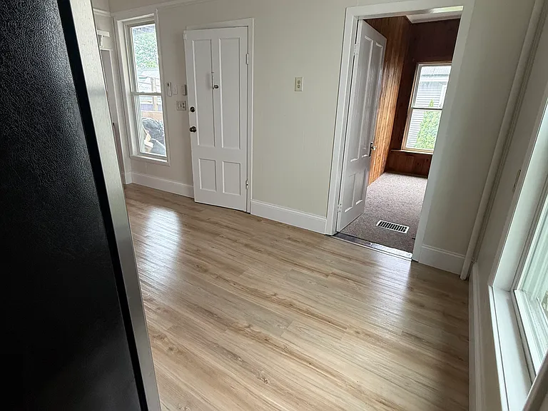 592 Belmont St #1 — Photo 4