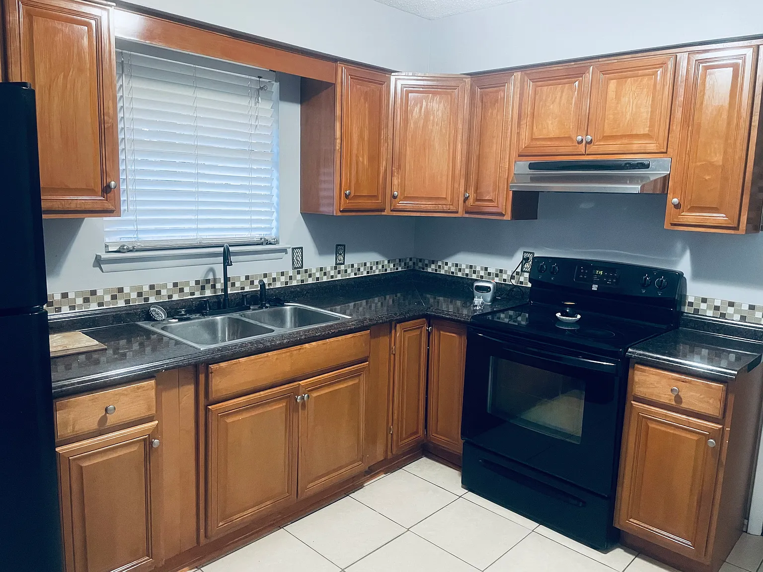 3 bed, 1.5 bath, 1094 sqft, $1,550 — Photo 4