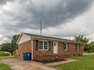 1520 Pittsburg Ct, Winston Salem, NC 27105