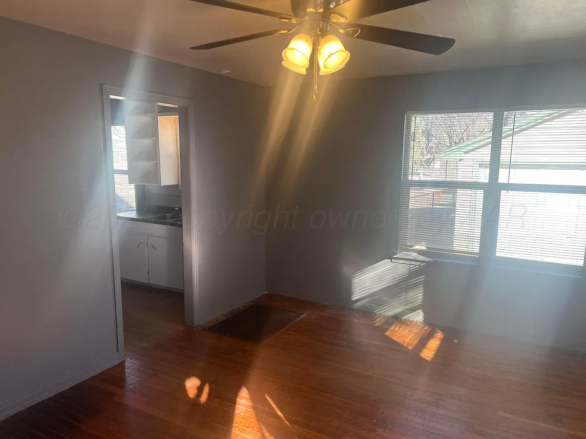 Building Photo - 1210 SW 11th Ave #C