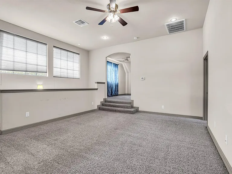 1535 Woodbend Park W — Photo 28