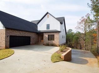 190 Estates Club Dr, Pell City, AL 35128