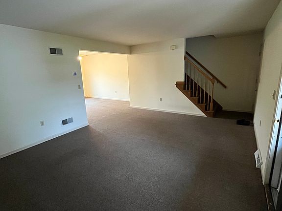 3rd image of 311 Cindy Dr